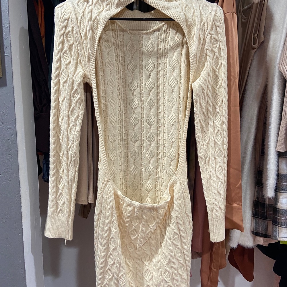 Open back sweater dress (perfect for fall/winter vibes)